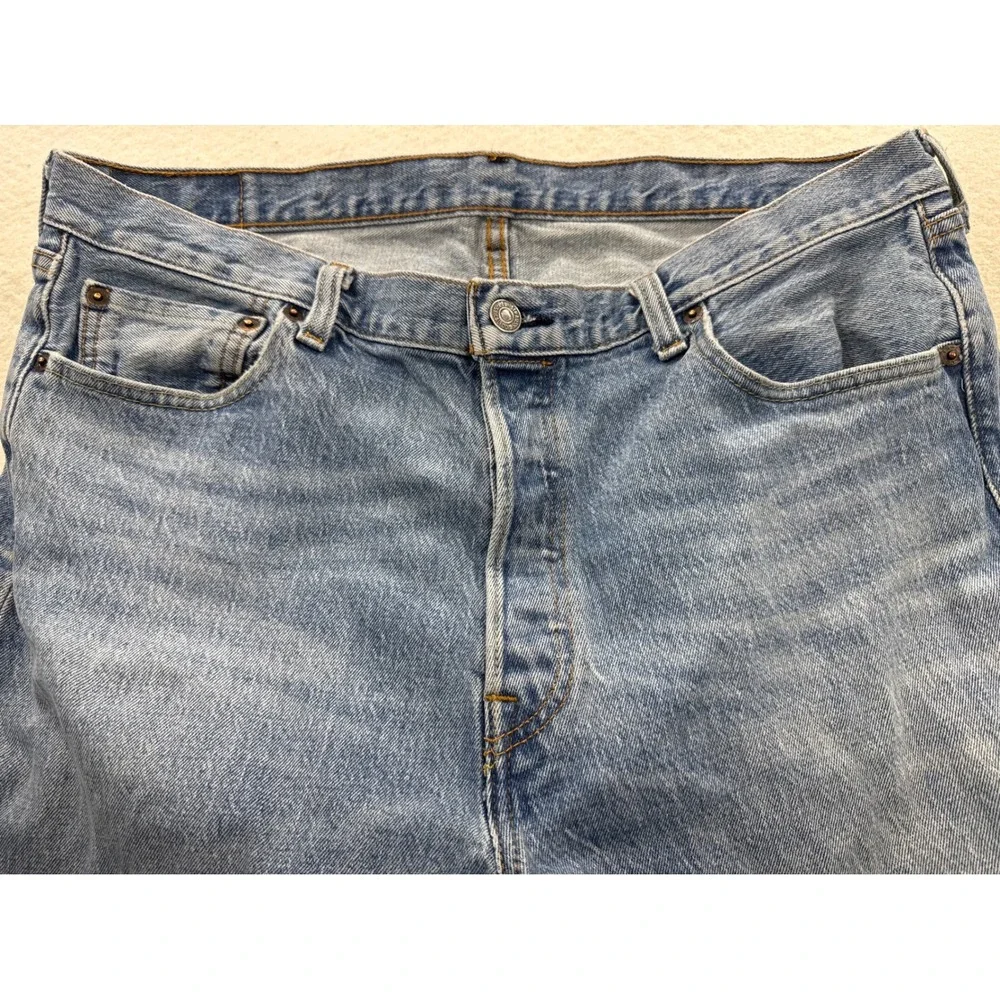 Levi's 501 Jeans Mens W35 L34‎ Button Fly Straight Leg Y2K Medium Wash